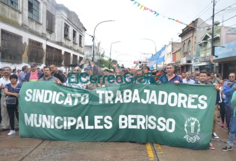 El Sindicato de Municipales llevó adelante una medida de fuerza por una mejor oferta paritaria 05