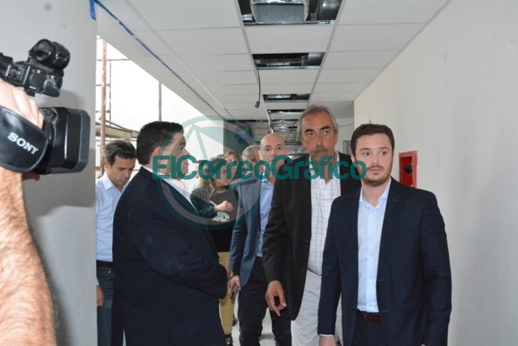 El ministro de Salud bonaerense recorrió las obras en la guardia del Hospital Larraín