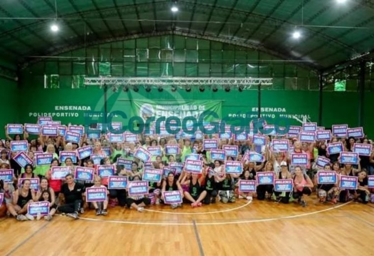 Ensenada zumbó por el Día de la Mujer 2