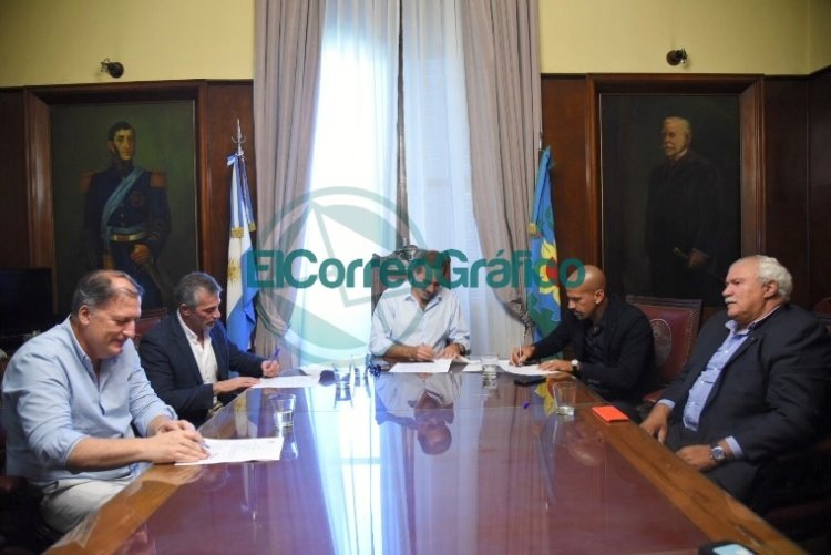 Gimnasia y Estudiantes rubricaron con la Municipalidad para cooperar con el Plan de Reducción de Riesgo de Inundaciones