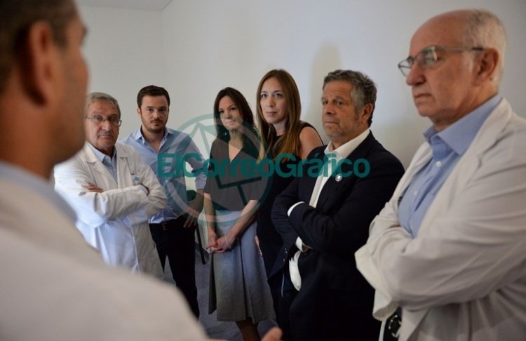 Vidal con Stanley visitaron el el hospital "El Cruce"
