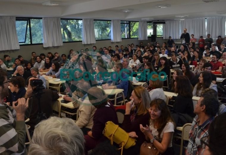 Más de 800 mil personas la vieron en YouTube y ahora vuelve con una clase magistral en Ingeniería 4