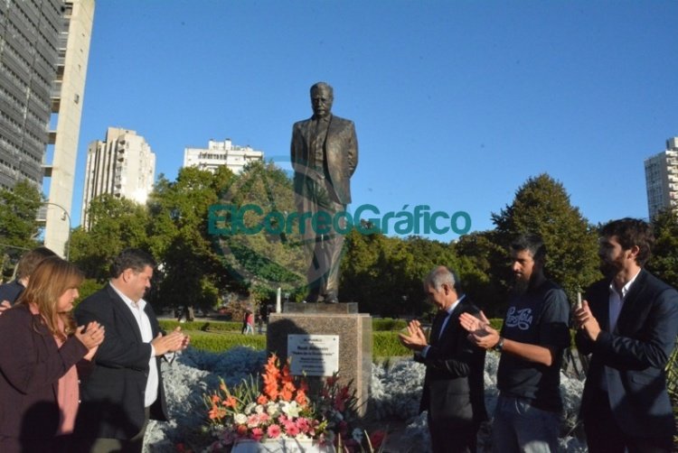 Nedela en acto homenaje a Raúl Alfonsín