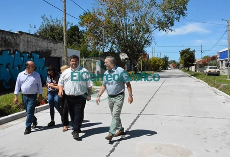 Nedela recorrió el avance del pavimento sobre calle 165 desde 18 a 25 Nedela recorrió el avance del pavimento sobre calle 165 desde 18 a 25 04