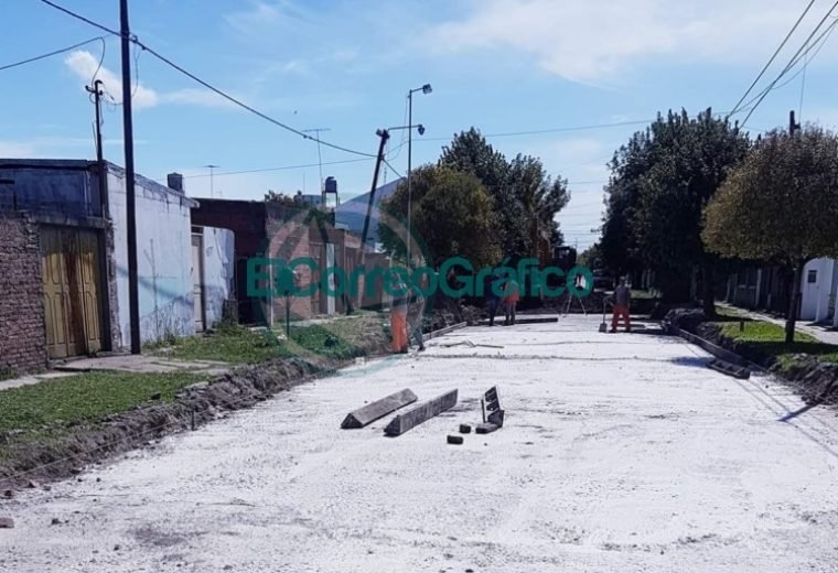 Nedela recorrió el avance del pavimento sobre calle 165 desde 18 a 25 Nedela recorrió el avance del pavimento sobre calle 165 desde 18 a 25 06