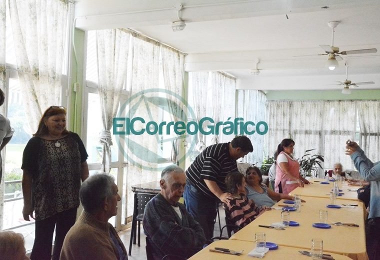 Nedela visitó Hogar Municipal Ancianos1