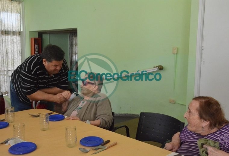 Nedela visitó Hogar Municipal Ancianos3