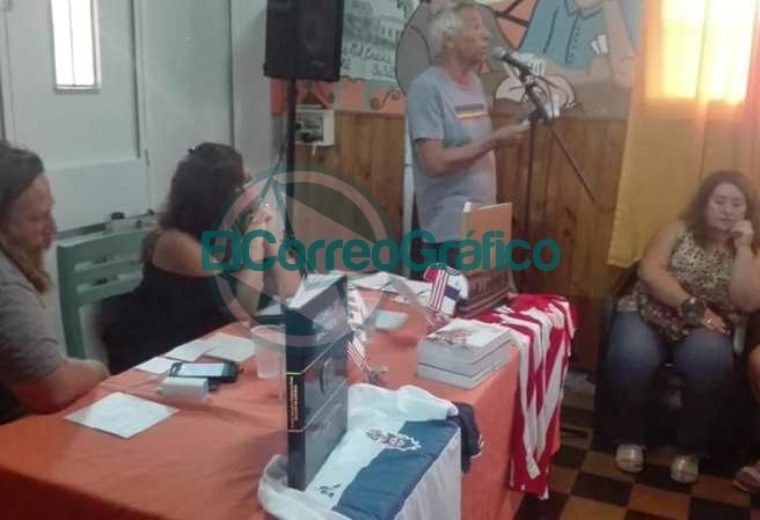 Se llevó adelante el café literario de confraternidad ante el clásico platense 3