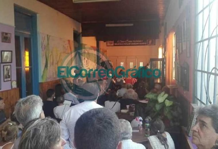Se llevó adelante el café literario de confraternidad ante el clásico platense 4