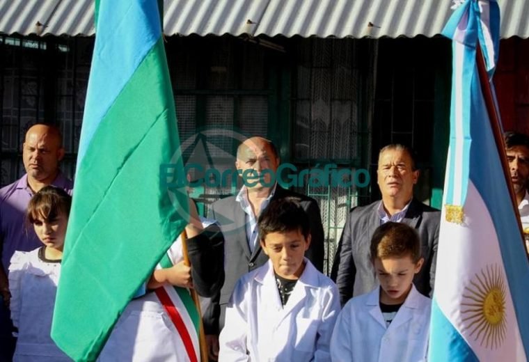 Secco inauguró el ciclo lectivo en el distrito de Ensenada 02