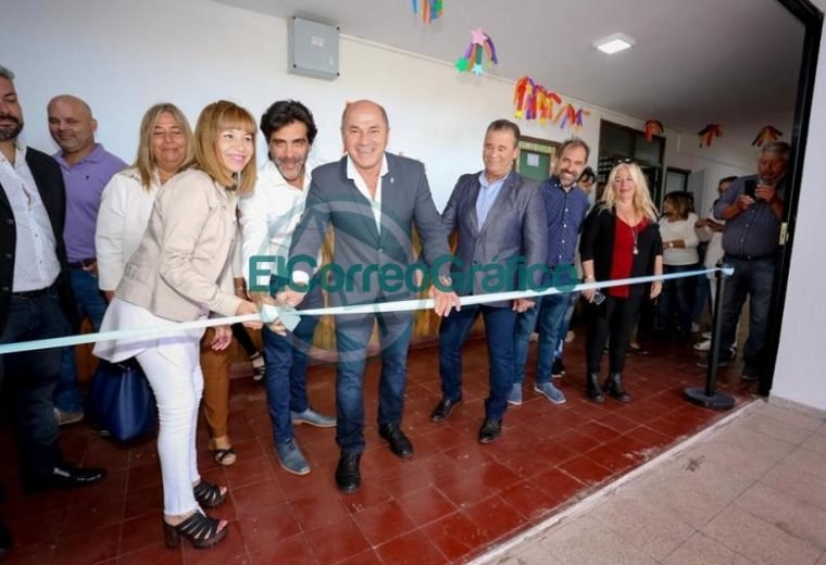 Secco inauguró el ciclo lectivo en el distrito de Ensenada 03