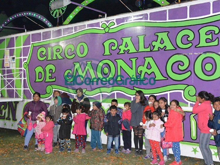 400 chicos participaron de función del Circo Palace de Mónaco