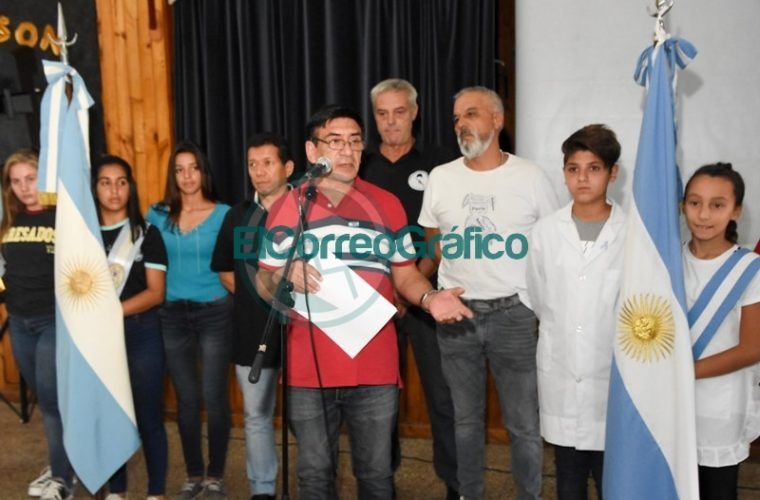 Acto escolar del “Día del Veterano y los Caídos en la Guerra” en la Secundaria nº 8 02
