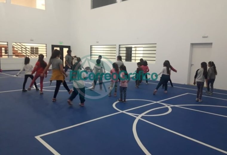 Clases y talleres en el Centro Cultural y Polideportivo Municipal de El Carmen Clases y talleres en el Centro Cultural y Polideportivo Municipal de El Carmen2