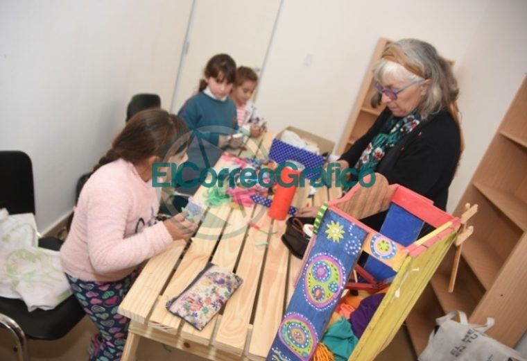 Clases y talleres en el Centro Cultural y Polideportivo Municipal de El Carmen Clases y talleres en el Centro Cultural y Polideportivo Municipal de El Carmen4