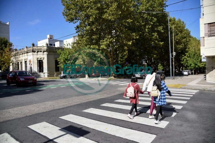 Demarcación de sendas peatonales, paradas de micros y zonas de carga y descarga
