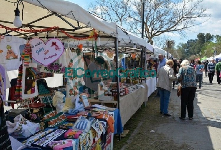 Feria de Artesanos y Emprendedores en el Parque Cívico