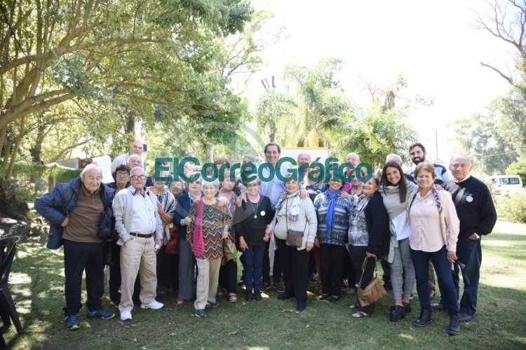 Garro con autoridades de PAMI entregaron subsidios a centros de jubilados Garro con autoridades de PAMI entregaron subsidios a centros de jubilados