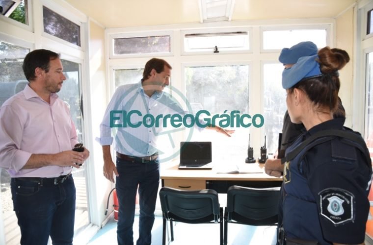 Garro visitó la Base Operativa de la Policía Local en el barrio Savoia 3