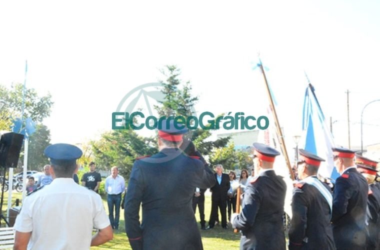 Homenaje del Rotary Club de Berisso a los Héroes de Malvinas 03