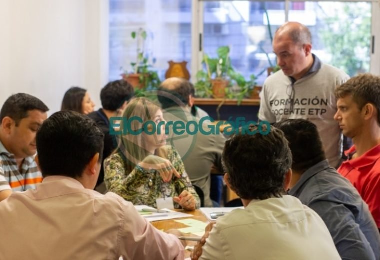 La Escuela Técnica se forma en Saberes Digitales 06