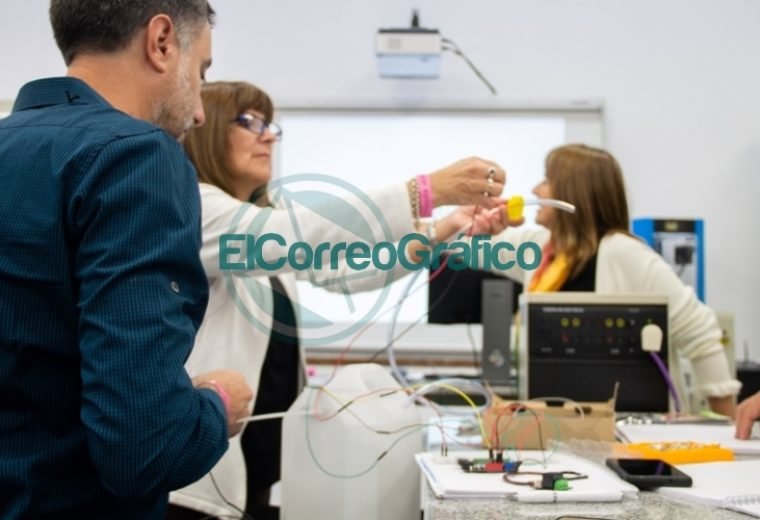 La Escuela Técnica se forma en Saberes Digitales 08