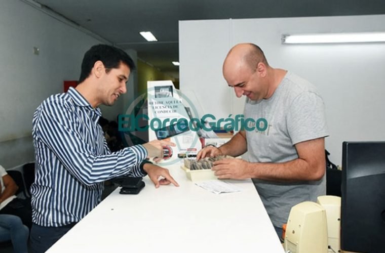 Las Licencias de Conducir ya se entregan en el día que se inicia el trámite Las Licencias de Conducir ya se entregan en el día que se inicia el trámite 1