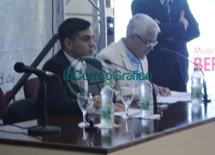 Ni Nanni ni Sargaduy reconocieron a la empleada municipal al poner a funcionar la web del Concejo Ni Nanni ni Sargaduy reconocieron a la empleada municipal al poner a funcionar la web del Concejo