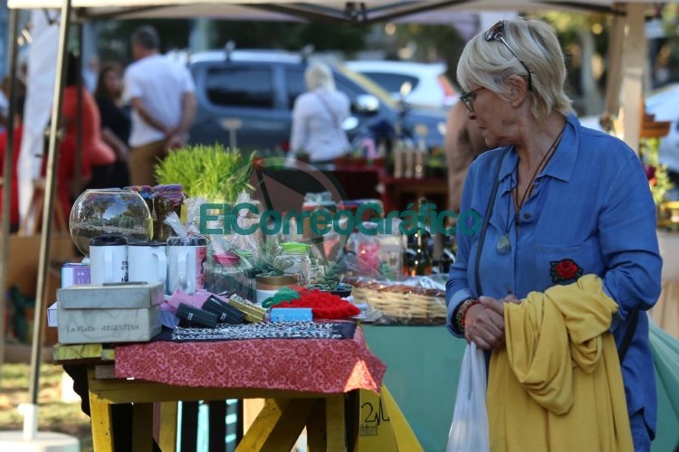Más de 20 ONG’s vinculadas a la protección animal participan activamente de las ferias de La Plata