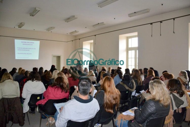 Charla sobre vacunación Antigripal y Antineumocócica en el Pasaje Dardo Rocha