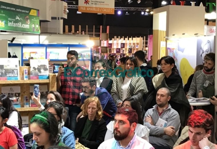 Cincotta se paseó por la Feria del Libro defendiendo la Educación Sexual Integral 4