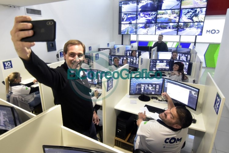 En el “Día del Trabajador”, Garro visitó el nuevo Centro de Monitoreo