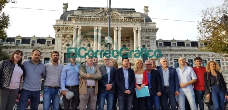 Intendentes le reclamaron a Vidal por el desfinanciamiento de los municipios