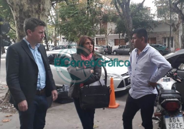 Martelli acompañó para entregar carta por la falta de profesionales médicos en el CAPS 21 de Arana Martelli acompañó para entregar carta por la falta de profesionales médicos en el CAPS 21 de Arana