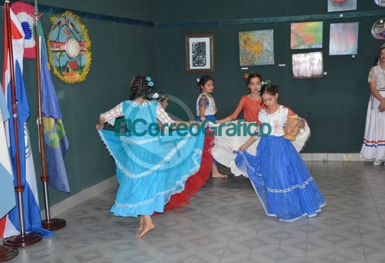 Muestra Cultural por el 208º aniversario de la Independencia del Paraguay 4