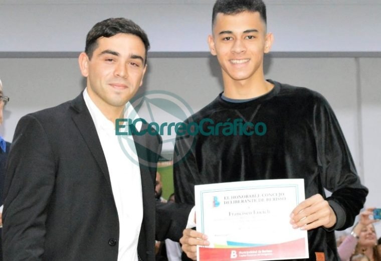 Reconocimientos a figuras del deporte, la cultura y a la labor social y educativa HCD Berisso 3