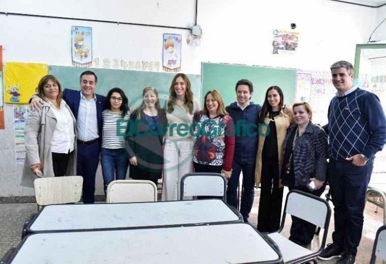 Vidal visitó una secundaria de La Matanza por ser el establecimiento 5000 en conectividad Vidal visitó una secundaria de La Mantaza por ser el establecimiento 5000 en conectividad 05