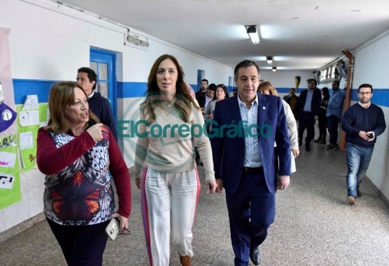 Vidal visitó una secundaria de La Matanza por ser el establecimiento 5000 en conectividad Vidal visitó una secundaria de La Mantaza por ser el establecimiento 5000 en conectividad 06