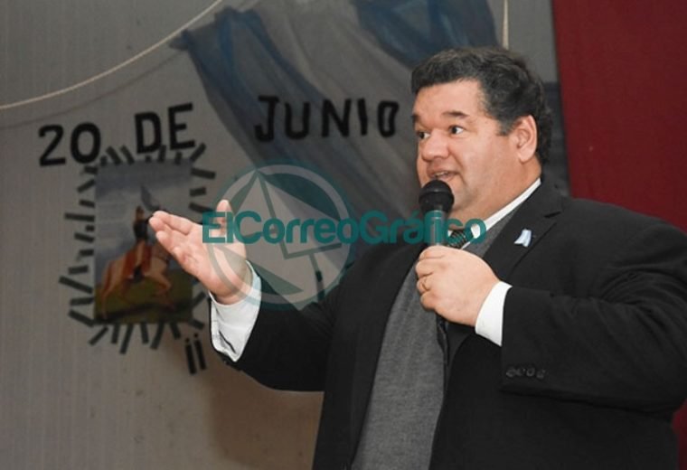 Acto Escolar de Promesa de Lealtad a la Bandera en la Escuela N° 3 de Berisso 4