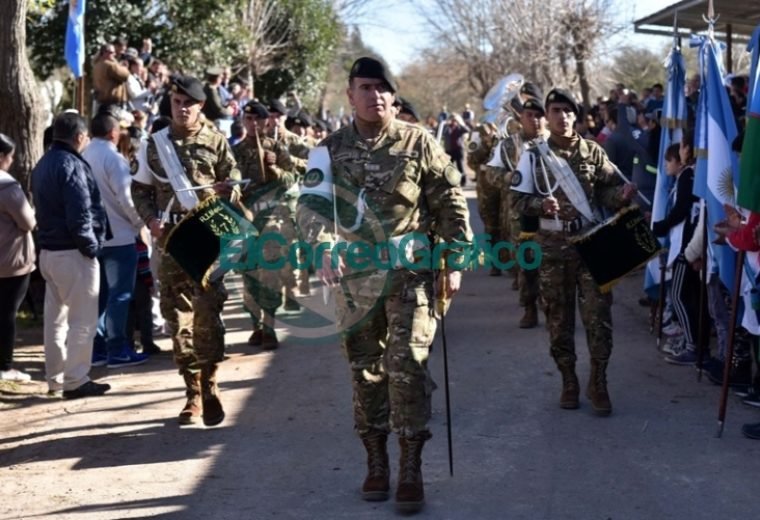 Con música y entretenimiento, una multitud de vecinos festejó el 132° aniversario de Arana 7