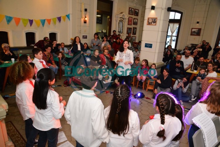 El Coro de Niños Municipal de La Plata abrió el ciclo coral en la Estación Provincial