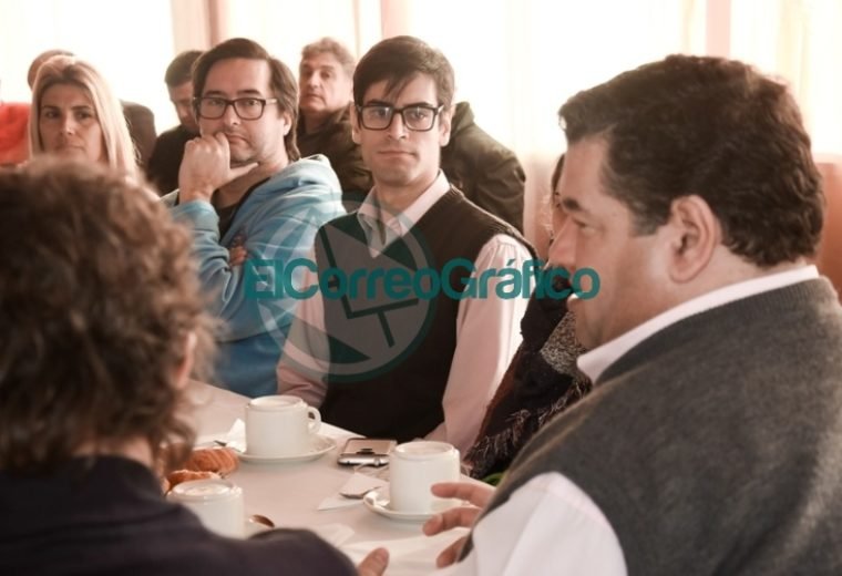 El intendente Jorge Nedela saludó a los periodistas en su Día 1