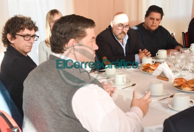 El intendente Jorge Nedela saludó a los periodistas en su Día 3