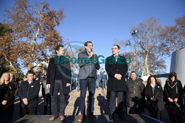 Garro, Perechodnik y Sánchez Zinny participaron del acto de promesa a la bandera en La Plata Garro, Perechodnik y Sánchez Zinny participaron del acto de promesa a la bandera en La Plata