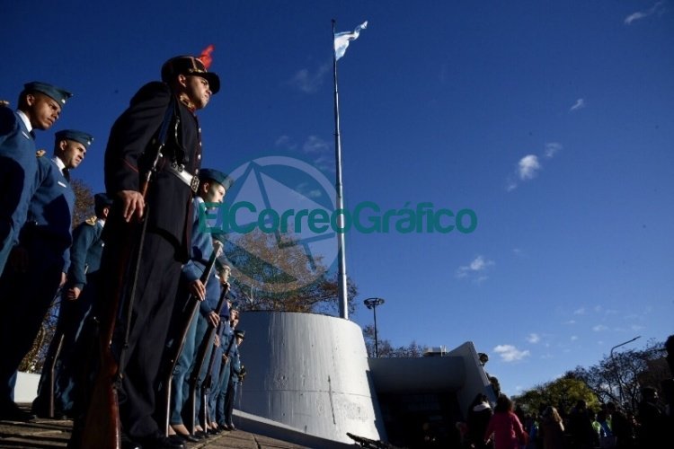 Garro, Perechodnik y Sánchez Zinny participaron del acto de promesa a la bandera en La Plata Garro, Perechodnik y Sánchez Zinny participaron del acto de promesa a la bandera en La Plata