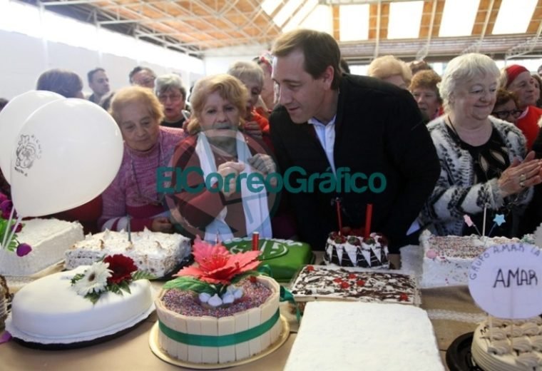 Garro celebró junto a más de tres mil jubilados el 26° aniversario del Consejo de la Tercera Edad 1
