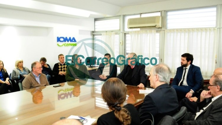 Primer Foro Multidisciplinario sobre Bioética y Tecnologías vinculadas a la Salud en la sede central de IOMA