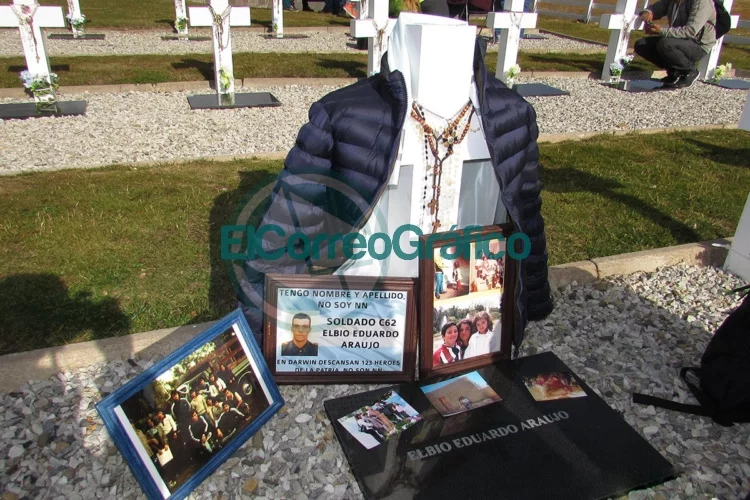 Recuerdos de Malvinas: Inauguran una muestra que presenta emotivas fotografías de visitas a las islas Recuerdos de Malvinas: Inauguran una muestra que presenta emotivas fotografías de visitas a las islas
