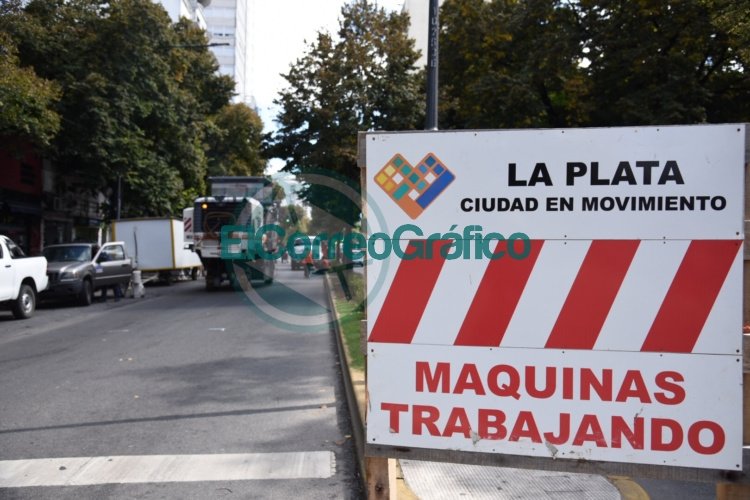 Tareas de repavimentación en diversas vías de acceso de La Plata