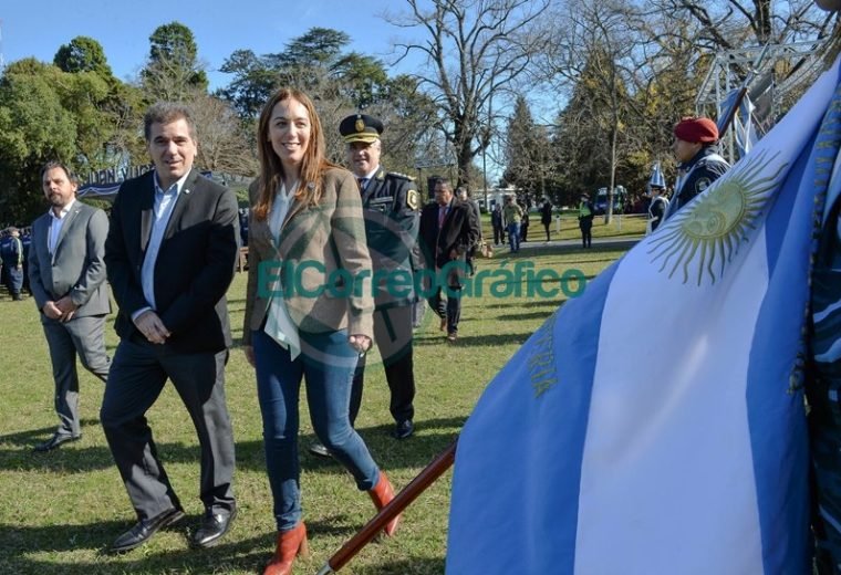 Vidal acompañado de Ritondo tomaron Juramento a la Bandera a los cadetes de la Bonaerense 2
